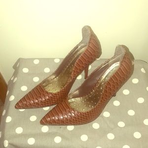 Artificial animal skin heels